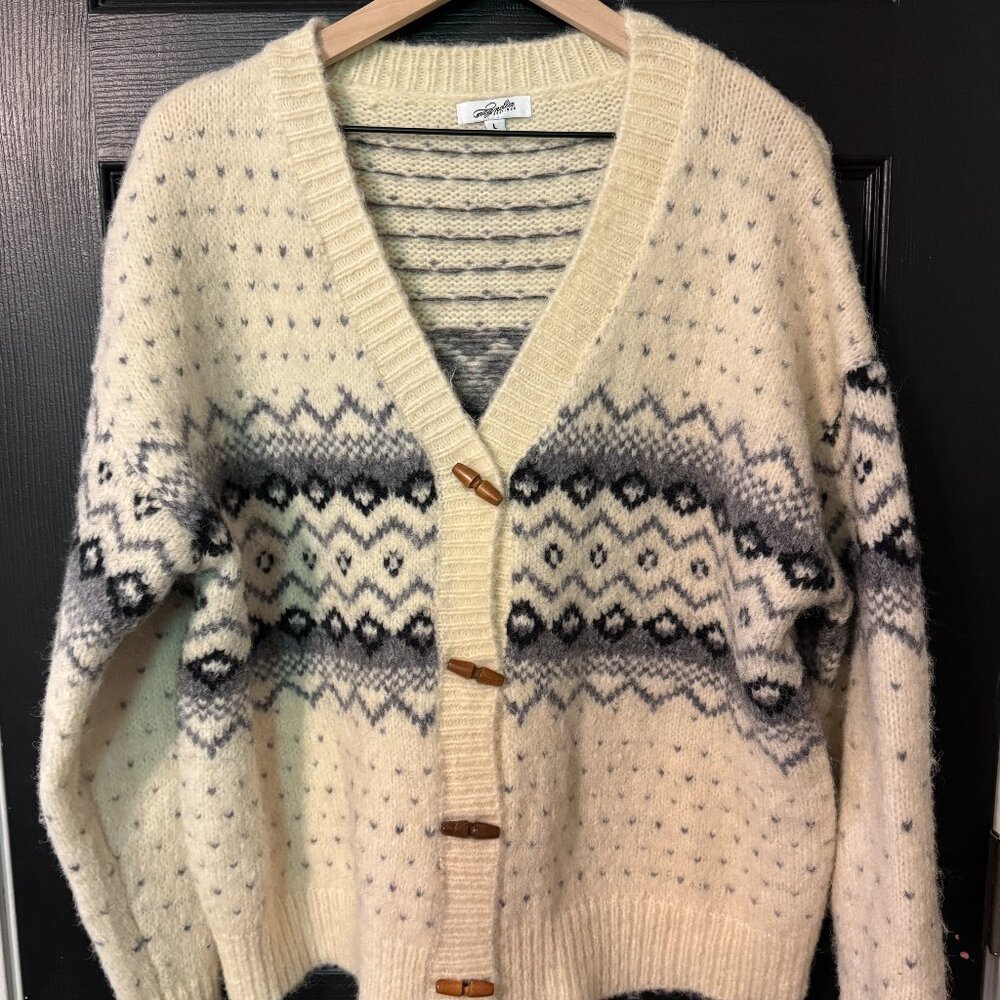 Magnolia Boutique Blue Cream Button Down Sweater Large